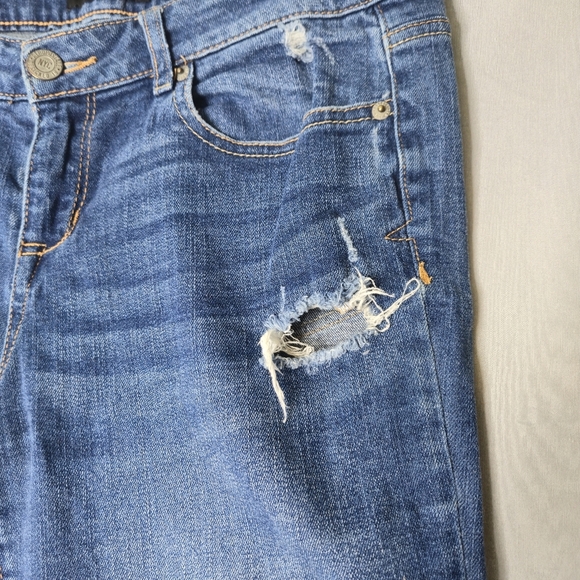 Aeropostale Women's Jean Bermuda Cuffed Distressed Shorts Size 8 - Picture 6 of 15